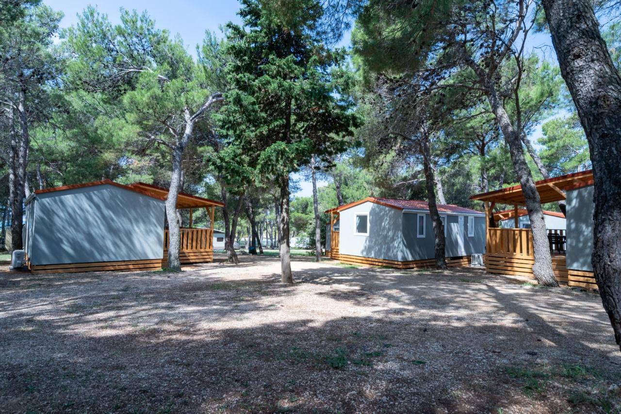 Camp Porat Hotel Povljana Exterior photo